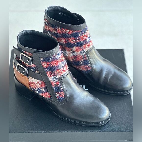 CHANEL 2017 Lambskin & Tweed Pattern Ankle Black Boots Size 40 - Picture 2 of 14